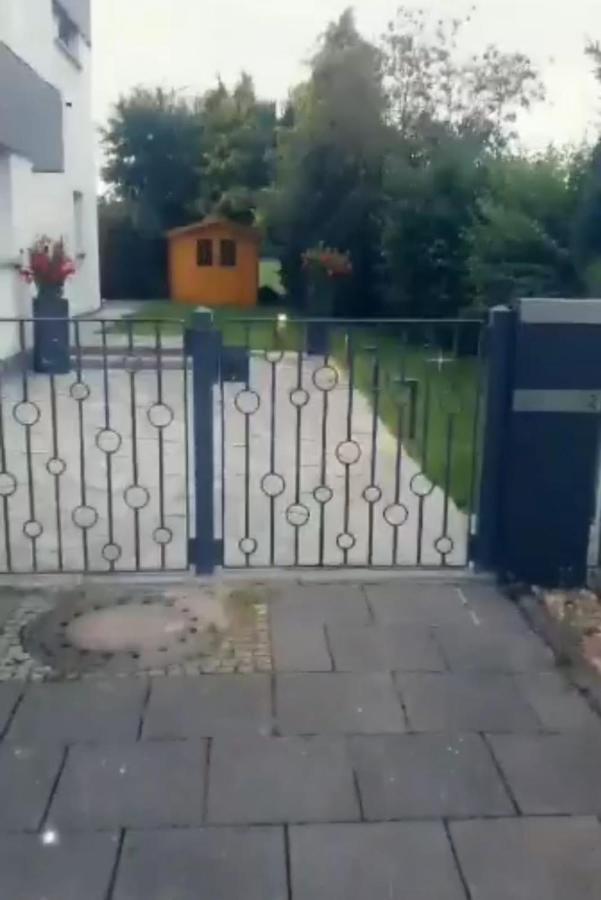 Apartment Mit Schöner, Moderner Einrichtung *